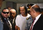 Ronaldinho på vej til afhøring i Asuncion, Paraguay.  Foto: Norberto Duarte/Ritzau Scanpix