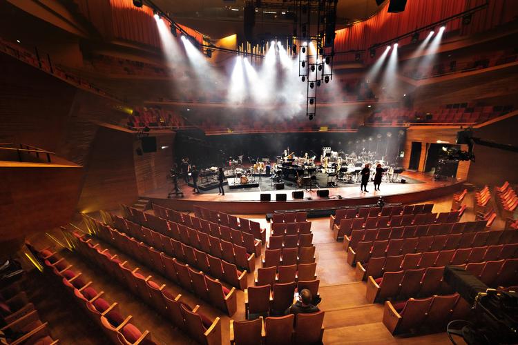 Flere arrangementer blev afviklet uden publikum, efter at statsminister Mette Frederiksen i går anbefalede, at arrangementer med over 1.000 mennesker bliver aflyst eller udskudt. Her er det gårsdagens P8 Jazz Alive i DR Koncerthuset uden publikum.  Foto: Torben Christensen/Ritzau Scanpix
