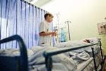 En epidemi har den karakter, at den de første mange uger stiger eksponentielt, og for Covid-19 gælder, at fordoblingshastigheden er 6 dage. For Danmark kan vi forvente omkring 500 smittede inden udgangen af marts, og i april går det for alvor løs, skriver Kenneth Jensen, overlæge i anæstesiologi og intensiv terapi, i dette indlæg.  Arkivfoto Peter Mydske