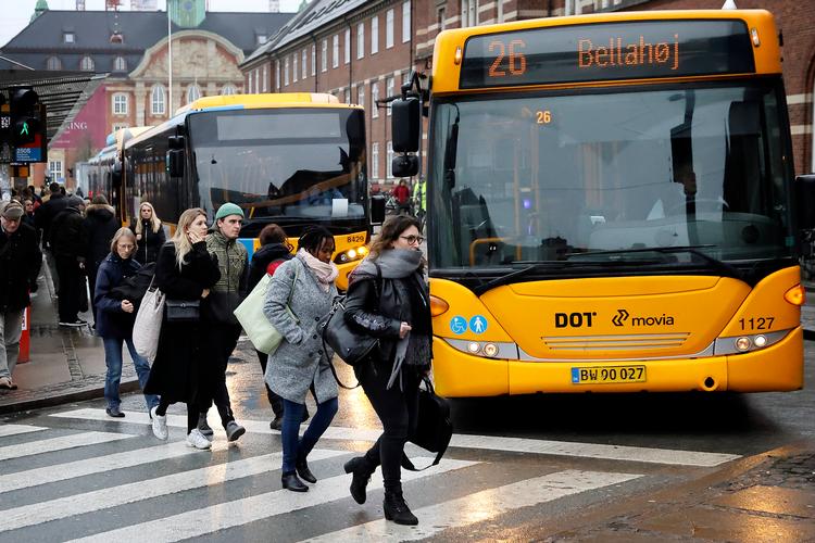 Trafikselskabet Movia følger myndighedernes krav om en grundig rengøring af busser og tog en gang i døgnet. Foto: Jens Dresling/POLFOTO