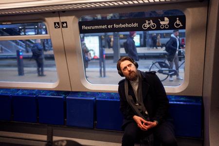 De fleste passagerer stiger af på Københavns Hovedbanegård. Esben Nøregaard fortsætter videre mod Sorgenfri. Måske tager han en senere afgang i morgen. Foto: Ivan Boll Foto: Ivan Boll