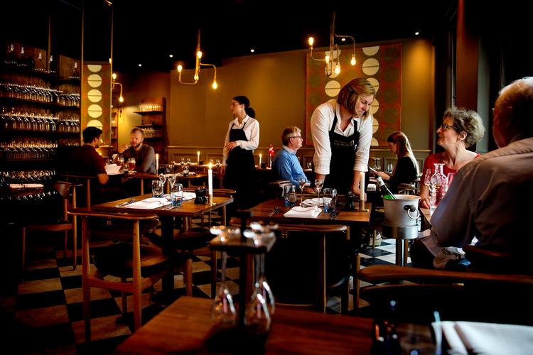 Her ses indretningen i Restaurant Palægade. Fotoet er fra 2016, hvor Politikens madanmelder gav restauranten fem hjerter. Arkivfoto Finn Frandsen