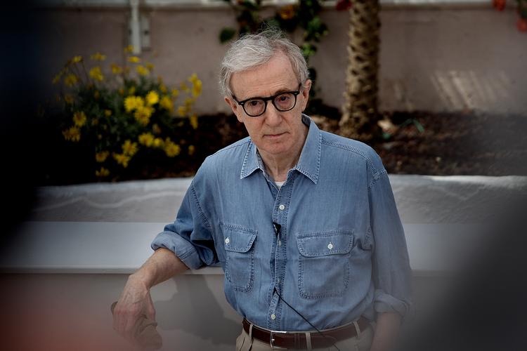 Woody Allen har problemer med at få sine erindringer udgivet. Adoptivdatterens beskyldning om overgreb kaster atter en skygge over hans virke.  Foto: Thomas Sjørup/POLFOTO