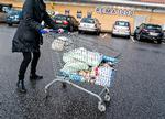 Efter regeringens indgreb begyndte mange danskere at handle stort ind. Foto: Henning Bagger/Ritzau Scanpix