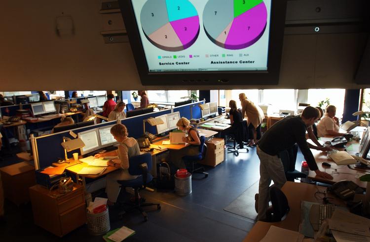 På forsikringsselskaberne som her hos Europæiske har de travlt med at orientere ængstelige kunder om, hvordan de er forsikret i rejseøjemed.
 Arkivfoto:  Finn Frandsen