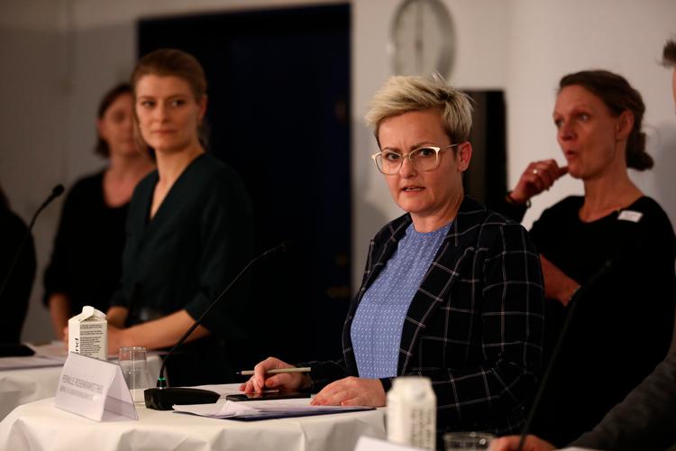 Undervisningsminister Pernille Rosenkrantz-Theil (S) holdt sammen med uddannelses- og forskningsminister Ane Halsboe-Jørgensen (S), sundhedsminister Astrid Krag (S) og KL-formand Jacob Bundsgaard torsdag aften pressemøde om tiltagene for at inddæmme smitten af corona. Foto: Olafur Steinar Gestsson/Ritzau Scanpix