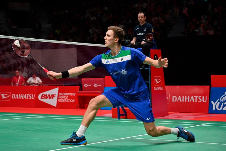 Viktor Axelsen synes, det er vildt, at All England-turneringen fortsætter, men læner sig op ad myndighedernes vurdering og er klar til at spille semifinale. Foto: Adek Berry/Ritzau Scanpix