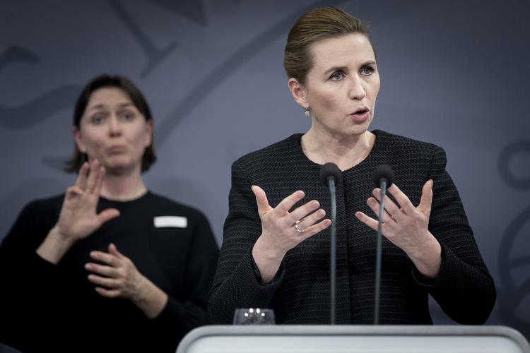Statsminister Mette Frederiksen holder pressemøde om udviklingen i Coronasmitten.    Foto: Mads Nissen/POLFOTO