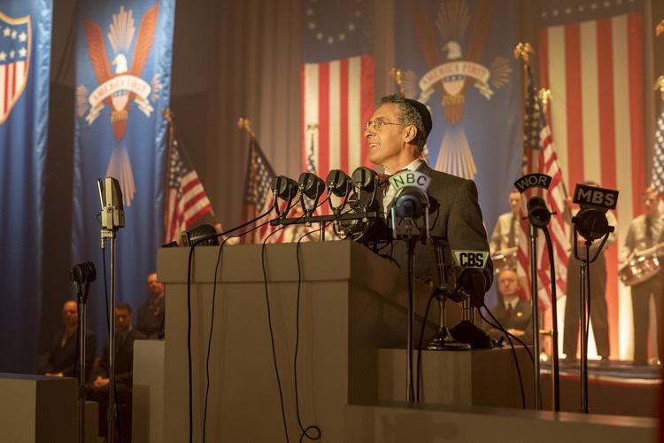John Turturro spiller den indbildske og forfængelige rabbiner Lionel Bengelsdorf.  Foto: HBO Nordic