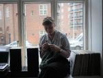 »Mine venner og jeg bliver hjemme, også selvom der er nogle, som inviterer til noget. Der er ofte en, der spørger, om det nu er en god idé. Vi får snakket det igennem og bliver enig om, at det er uforsvarligt«, fortæller Rita Wilcke​ 