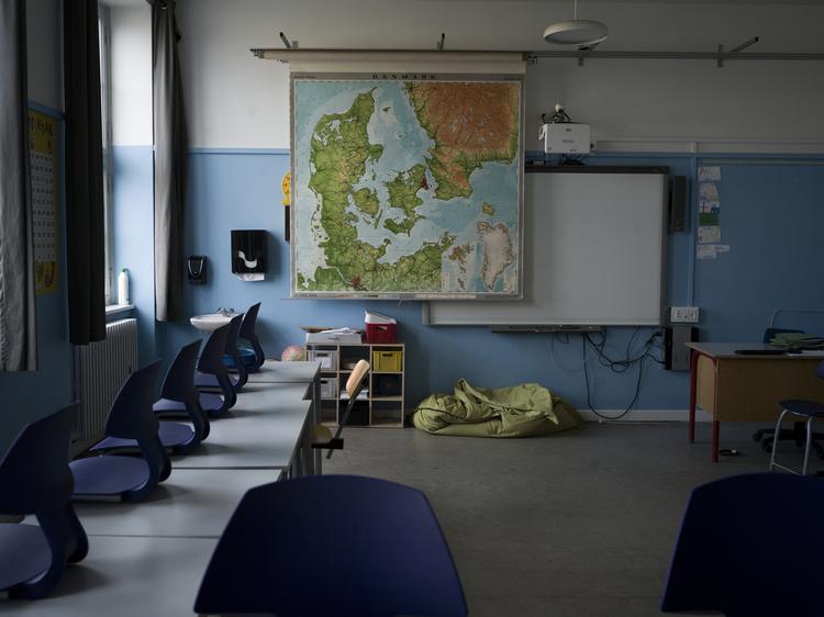 Skolerne står tomme lige nu og eleverne hjemmeskoles. Hvilken effekt det samt andre coronatiltag har, er for tidligt at spå om.  Foto: Mads Nissen/POLFOTO