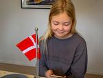 Som den første i 3. V. fyldte Ingrid Hestbech 10 år og dermed rundt i denne uge. Desværre helt uden stopdans og skattejagt. Foto: Lars Hestbech