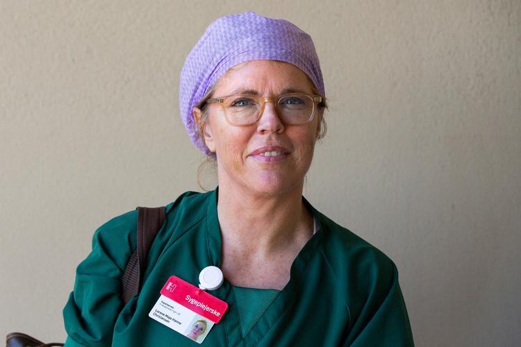 Lorene Christensen er operationssygeplejerske på Gentofte Hospital og arbejder med ikke-akutte patienter.  Foto: Finn Frandsen/POLFOTO