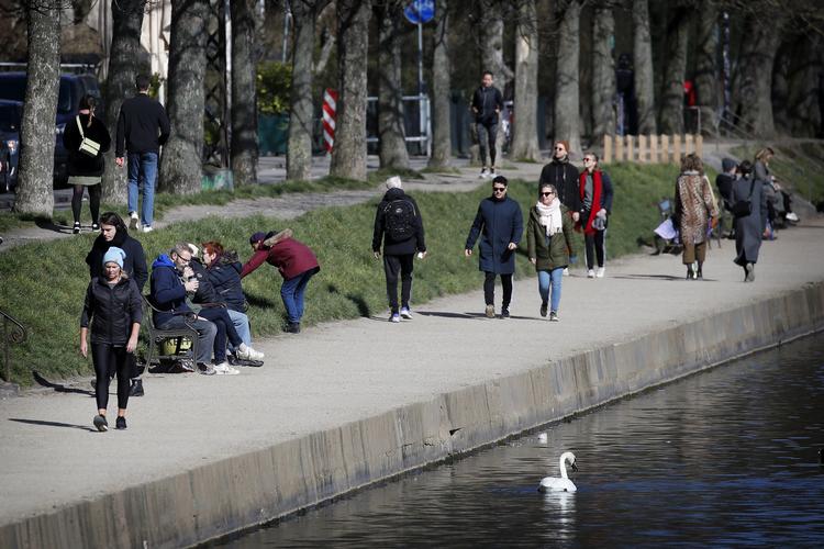 Vil man ud og have frisk luft, så er der godt nyt fra meteorlogerne: Vejret bliver solrigt i weekenden.   Foto: Jens Dresling/POLFOTO