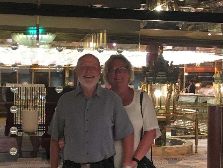 Palle og Lene Preisler Adelhardt er sammen med to andre danskere strandet på krydstogtskibet 'Maasdam', men heldigvis er ingen om bord ramt af coronavirussen. Foto: Privatfoto