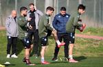 Her ses Napoli-spillerne Lorenzo Insigne, Dries Mertens og Elif Elmas under en tidligere træning. Nu skal de i gang igen under coronavirus. Foto: Ciro De Luca/Ritzau Scanpix