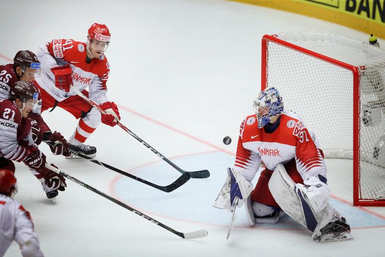 Den danske landsholdsmålmand Frederik Andersen og hans holdkammerater kommer ikke til kæmpe for at blive i A-gruppen ved forårets VM. Foto: Jens Dresling/POLFOTO