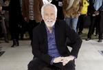 Kenny Rogers er død, 81 år gammel. Billedet er fra 2017, hvor Rogers poseerer med sin stjerne på Music City Walk of Fame i Nashville.   Foto: Mark Humphrey/Ritzau Scanpix
