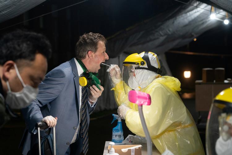 I Kina og Sydkorea har man haft succes med at teste rigtig mange borgere. I både Danmark, Italien og USA tester man kun tilfælde med meget stærke symptomer.  Foto: China Daily/Ritzau Scanpix