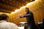 Dirigenten Mariss Jansons, der døde sidste år, er blandt de dirigenter, hvis koncerter allerede har været streamet via Facebook. Foto: Andreas Haubjerg/POLFOTO
