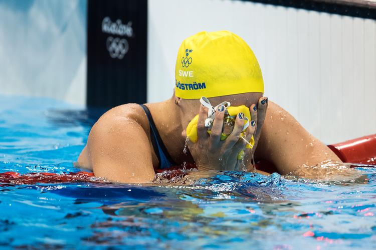 Sarah Sjöstrom er en af Sveriges helt store medaljeslugere og får nu  ro til at koncentrere sig om  sin sport. og OL i 2021.   Foto: Gregers Tycho/POLFOTO