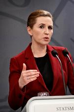 Mette Frederiksen (S) skrev i går på sin Facebook, at situationen stiller store krav til os alle, og at vi skal undgå, at påsken bliver nogle travle rejsedage.  Foto: Jens Dresling/POLFOTO