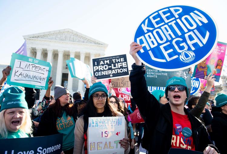     Abort er et af de spørgsmål, der splitter USA's politiske liv mest. Her var fri abort-tilhængere på gade tidligere på måneden.  Foto: Saul Loeb/Ritzau Scanpix