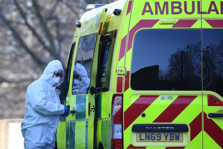 De seneste tal fra torsdag viser, at 463 coronasmittede personer har mistet livet i Storbritannien. Mere end 9500 personer er blevet smittet. Hovedstaden London står for cirka en tredjedel af tilfældene. Foto: Daniel Leal-olivas/Ritzau Scanpix