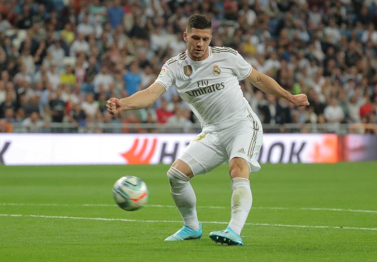 Luka Jovic fra Real Madrid kan komme til at spille for den spanske storklub på lidt andre betingelser, end han havde regnet med, hvis altså han har planer om at forlade sin nuværende arbejdsgiver denne sommer. Foto: Juan Medina/Ritzau Scanpix