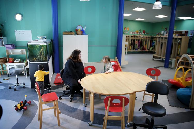 Alle daginstitutioner holder lukket, men tilbyder nødpasning til de børn, hvis forældre stadig arbejder. Her det institutionen Havblik på Amager. Foto: Jens Dresling/POLFOTO