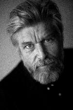 Karl Ove Knausgård er den eneste norske forfatter, der har fået tre års støtte, da der i denne uge blev delt forfatterstipendier ud i Norge. Da hans landsmand Johan Harstad på et tidspunkt fik tildelt et års støtte, takkede han nej for at undgå ballade. Og apropos ballade: Efter at flere forlag afviste at udgive Woody Allens erindringer, er det nu lykkedes filminstruktøren at få bogen ud. Foto: Finn Frandsen/POLFOTO