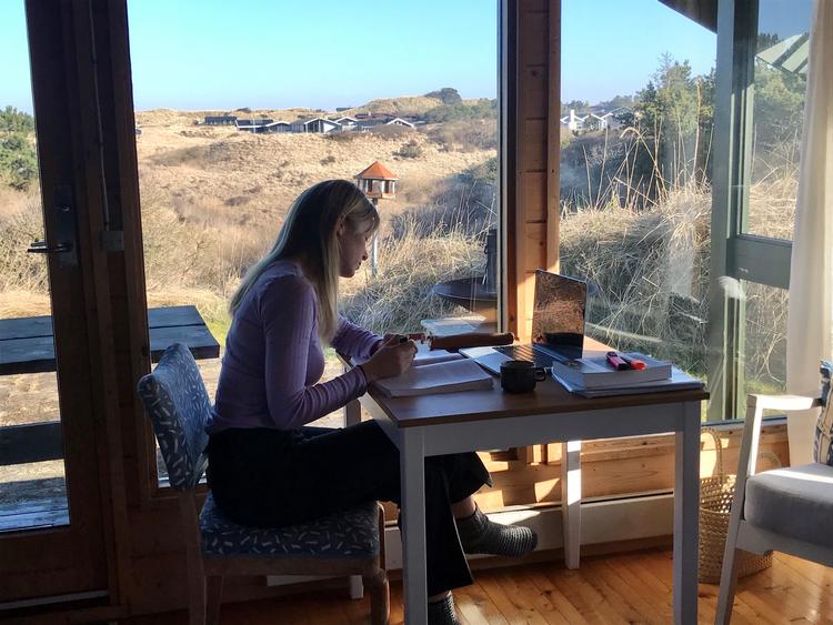 22-årige Katrine Sofie Thøgersen er bekymret for, hvordan hendes mundtlige eksamen til sommer kommer til at foregå. Nu kan hun måske forvente at få et klart svar. Privatfoto 