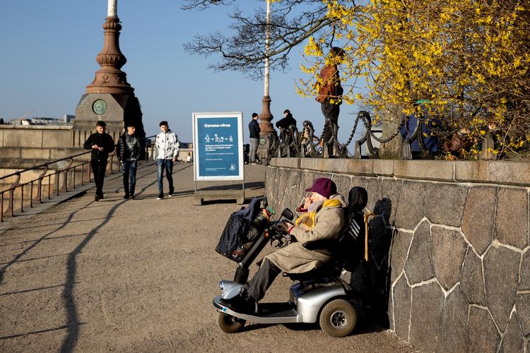 Som samfund kommer vi til at kunne mærke konsekvenserne af coronapandemien langt ud i fremtiden. Men der er også en lære vi kan tage med os videre fra disse mærkværdige tider.  Foto: Peter Hove Olesen/POLFOTO