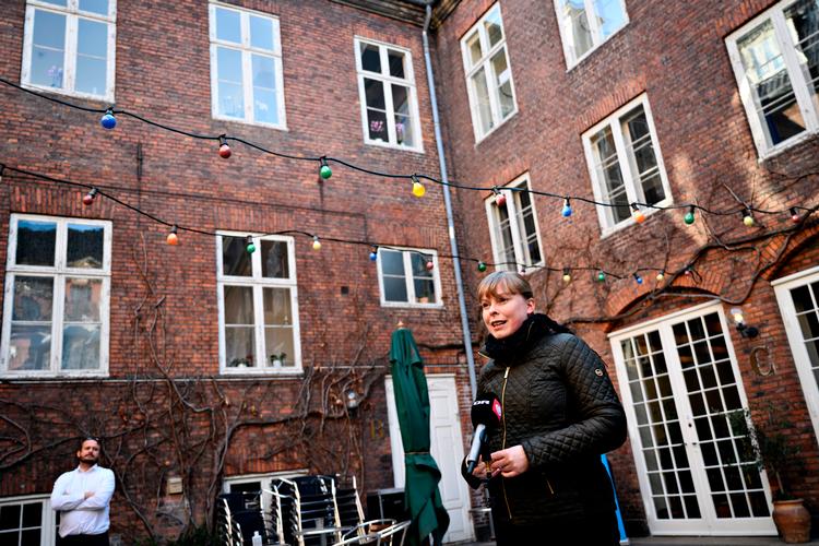 Kulturminister Joy Mogensen (S) inviterede ved et pressemøde på Johan Borups Højskole Folketingets kultur- og medieordførere til forhandlinger om  løsninger på coronakrisens negative effekter på kultur- og medieområdet. Foto: Philip Davali/Ritzau Scanpix