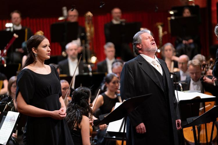 Koncerten med DR SymfoniOrkestret og sangerne Lise Davidsen og Stephen Gould i Wagners 'Valkyrien' havde være oplagt til streaming.  Foto: Andreas Merrald