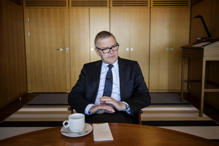 Lars Rohde, direktør for Nationalbanken, indrømmer, at økonomer er på gyngende grund, når der skal spås om coronakrisens indvirkning på økonomien de næste måneder. Foto: Mads Nissen. Foto: Mads Nissen/POLFOTO