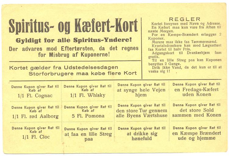 Der var 'rationeringsmærker' til indkøb og drukture i en SS-uniform, der tilhørte en tvivlsom esbjergenser under Besættelsen. Foto: Kenn Tarbensen.