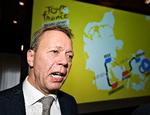 Alex Pedersen foran rutekortet, der viser, hvor den danske del af næste års Tour de France skal afvikles.
 Foto: Ernst van Norde