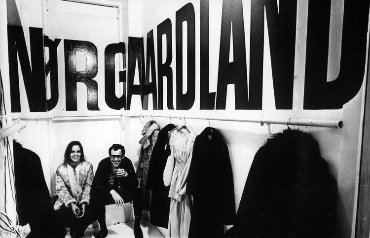 Ellen og Jørgen Nørgaard  ses her på et billede fra 1968 i Nørgaard På Strøget. Foto: Jørgen Sperling/POLFOTO