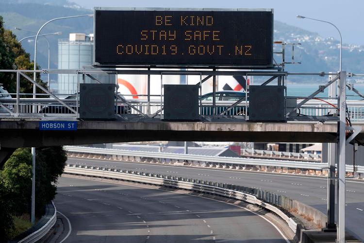 Der har været helt lukket for rejser rundt i landet i New Zealand, men nu bliver der åbnet, så danskere, der er strandet i landet, kan komme til Auckland, hvorfra der går fly ud. Foto: Marty Melville/Ritzau Scanpix