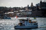 Stockholm i skarp forårssol er det hårdest ramte sted i Sverige af coronaepidemien. Torsdag var der indlagt 143 på intensivafdelingerne i region Stockholm.  Foto: Jonathan Nackstrand/Ritzau Scanpix