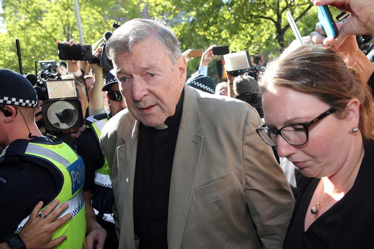 Den australske kardinal George Pell blev i 2019 idømt seks års fængsel for voldtægt af en 13-årig kordreng i Melbourne i 1996. Foto: Con Chronis/Ritzau Scanpix