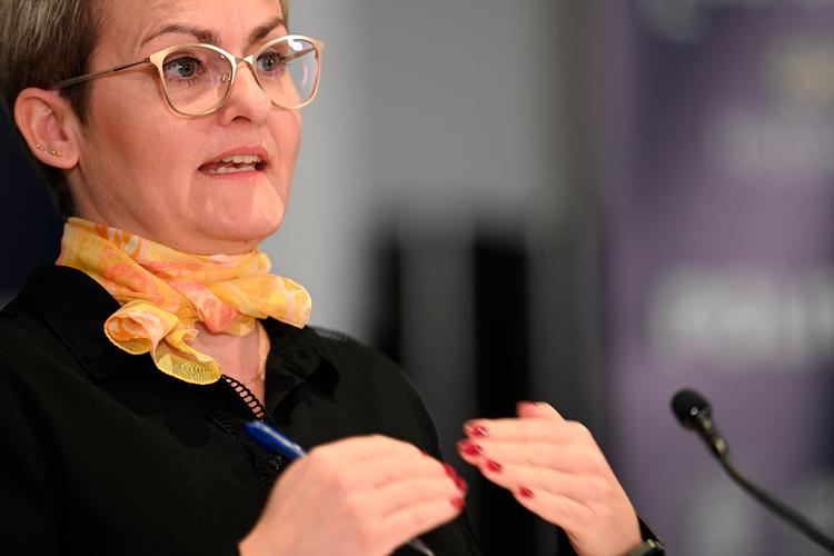 »Vi asfalterer, mens vi kører,« lød det flere gange fra undervisningsminister Pernille rosenkrantz-Theil (S) under onsdagens pressemøde. Foto: Philip Davali/Ritzau Scanpix
