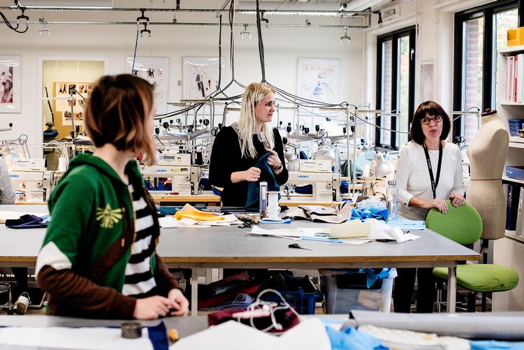  Coronakrisen vil sætte sit præg på erhvervsuddannelserne, hvor mange elever vil stå uden praktikplads. Foto: Maud Lervik/POLFOTO