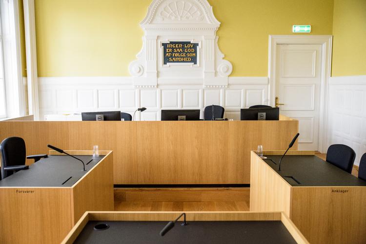 På grund af faren for coronasmitte er i hundredevis af straffesager aflyst og retssale står tomme hen. Foto: Anders Rye Skjoldjensen