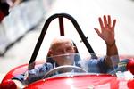     Stirling Moss fortsatte næsten indtil sin død med at være ambassadør for motorsporten., Her sidder han i sin 1955 Ferrari 750 Monza  i Østrig i 2013. 
   Foto: Leonhard Foeger/Ritzau Scanpix