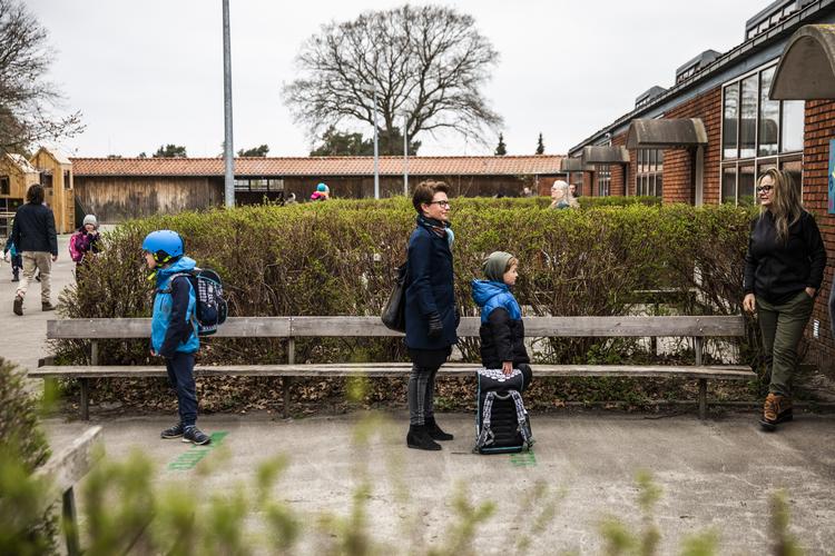 Skoler over hele landet genåbner i dag - her er det     Stengård Skole i Gladsaxe Kommune, der  modtager de første elever. Foto: Ólafur Steinar Gestsson/Ritzau Scanpix