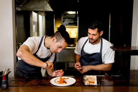 Kokken Karlos Ponte (tv.). Foto: Finn Frandsen/POLFOTO