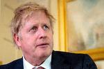 Dette officielle foto af premierminister Boris Johnson blev taget 12. april, kort efter at han var udskrevet fra hospitalet for behandling for coronavirus. Efter et kort ophold på Downing Street 10, hvor han holdt en tv-tale til nationen, tog han videre til landstedet Chequers. Foto: Pippa Fowles/Ritzau Scanpix