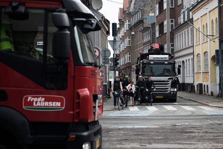 Det bekymrer miljøorganisation, at der foreligger ny foskning, som viser, at luftforurening øger covid-19's dødelighed med 15 procent. Lempelse af miljøzoneloven er ikke det rigtige, mener man.

Foto: Casper Holmenlund Christensen Foto: Casper Holmenlund Christensen/POLFOTO